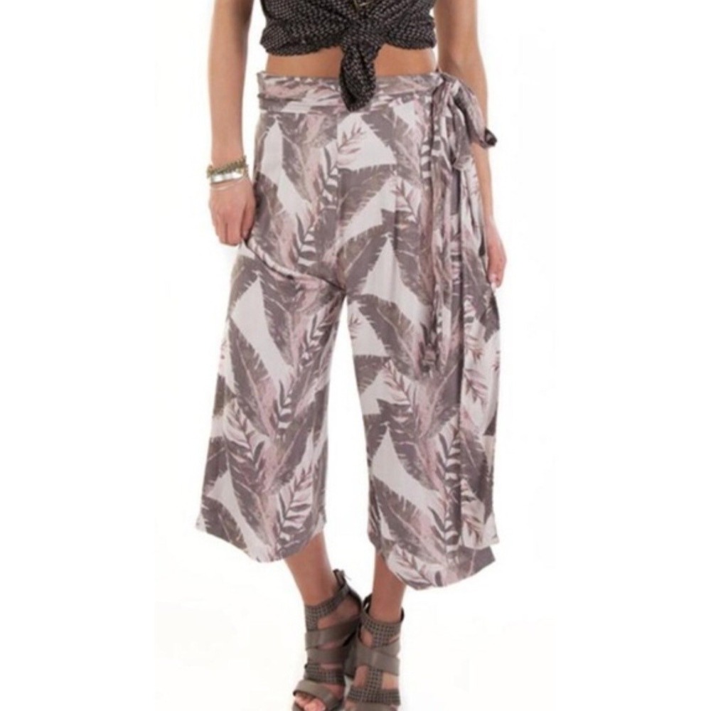 Free People XS‎ Tropical Palm Leaf Print Wide Leg Cropped Pants Culottes Brown